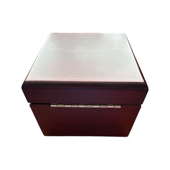 Vintage Rosewood Box with Six Round Silver Coasters - Picture 4 of 10